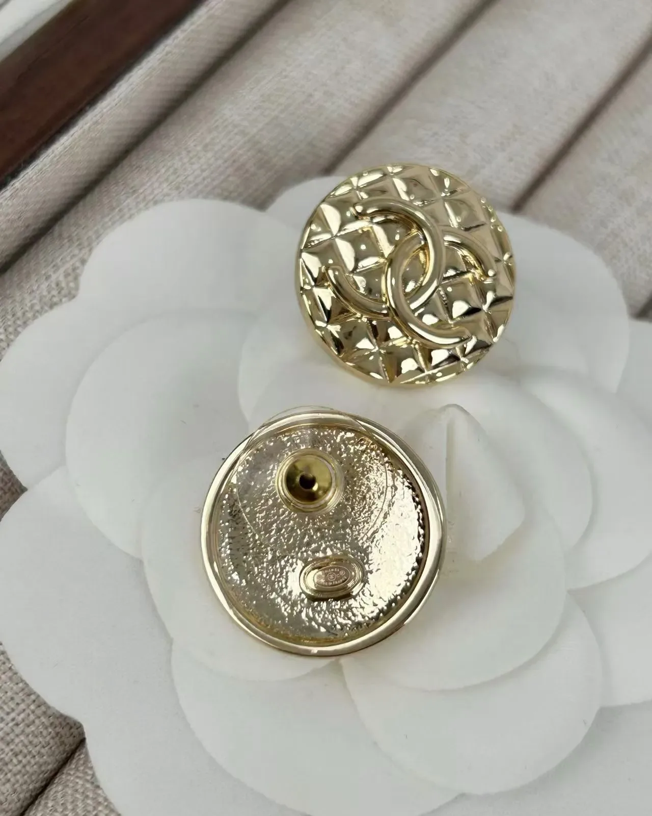 Chanel Quilted CC Logo Stud Gold Circular Earrings 2