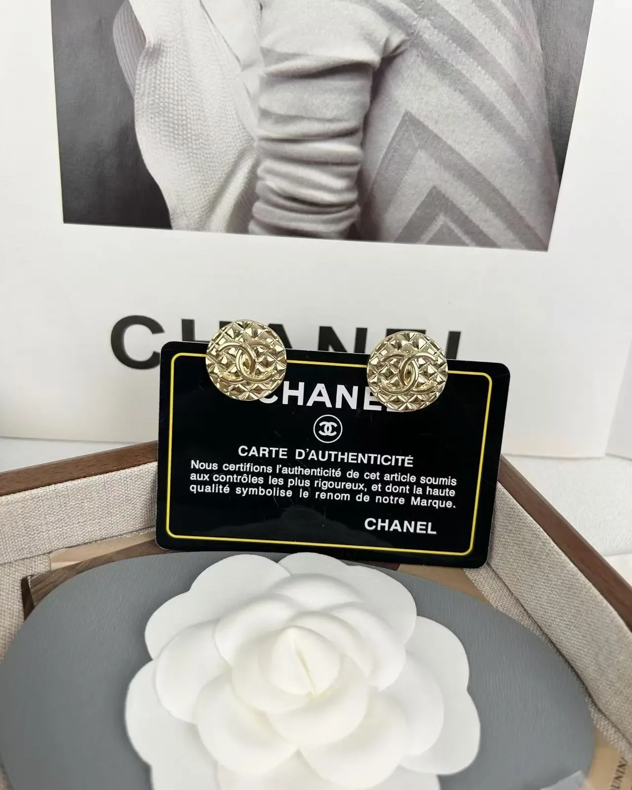 Chanel Quilted CC Logo Stud Gold Circular Earrings 3