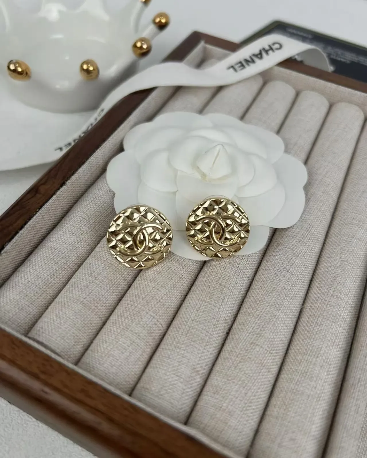 Chanel Quilted CC Logo Stud Gold Circular Earrings 5