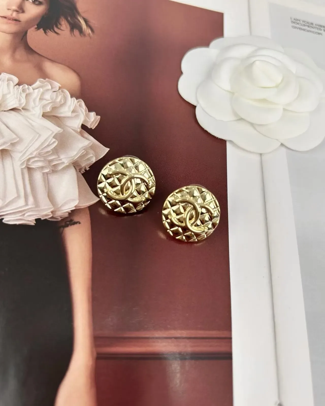 Chanel Quilted CC Logo Stud Gold Circular Earrings 6
