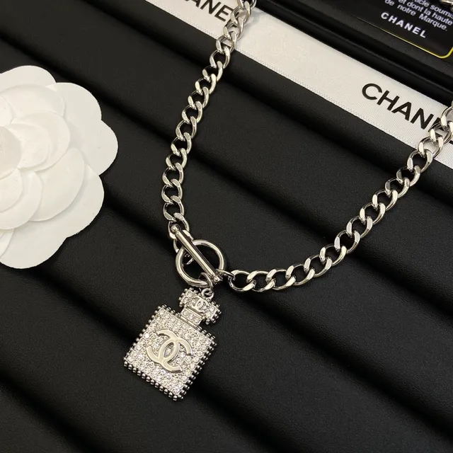 Chanel Silver White Chain-Link Crystal-Embellished Necklace 3