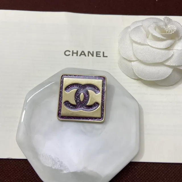 Chanel Broche Carré Brillant CC Broche Violet Doré Émaillé 3