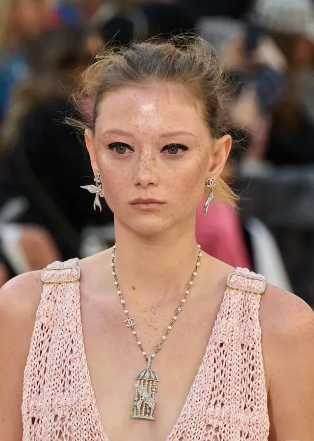 Chanel Motivo Andorinha Cristal Pavé e Pérola Brincos Pendentes 11