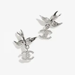 চ্যানেল হিরন্দিন Pavé Crystal CC Logo ড্যাংগলিং ইয়ারিংস