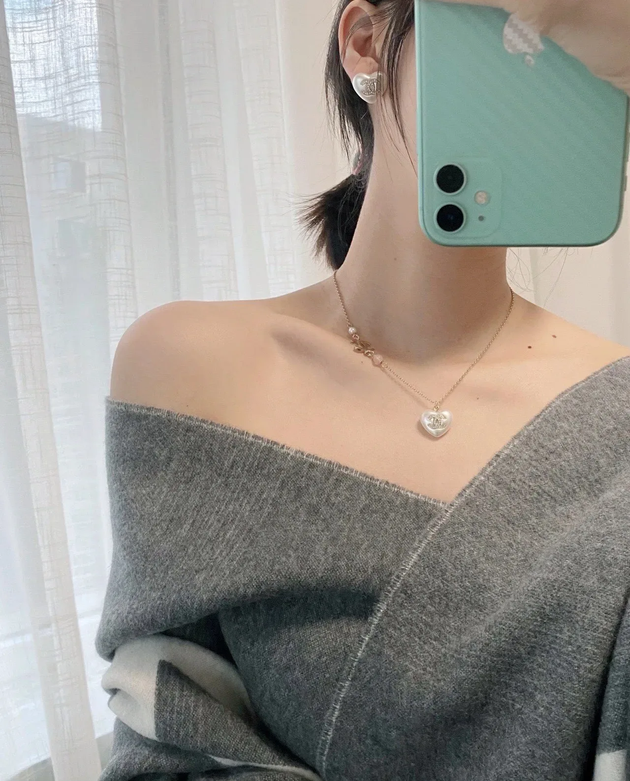 Collier Chanel pendentif en forme de cœur blanc et rose cristal-embellished logo CC 6