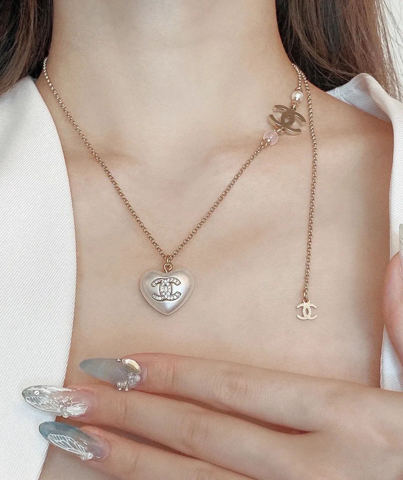 Collier Chanel pendentif en forme de cœur blanc et rose cristal-embellished logo CC 9