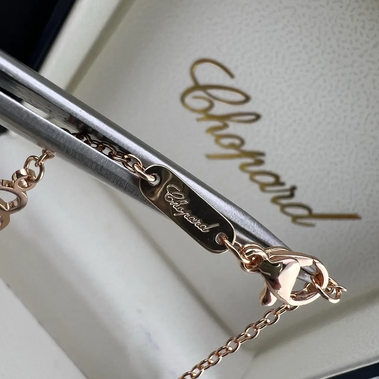 Chopard Collier Pendentif Barril Géométrique en Or et Argent avec Pierres Pavé-Set 3
