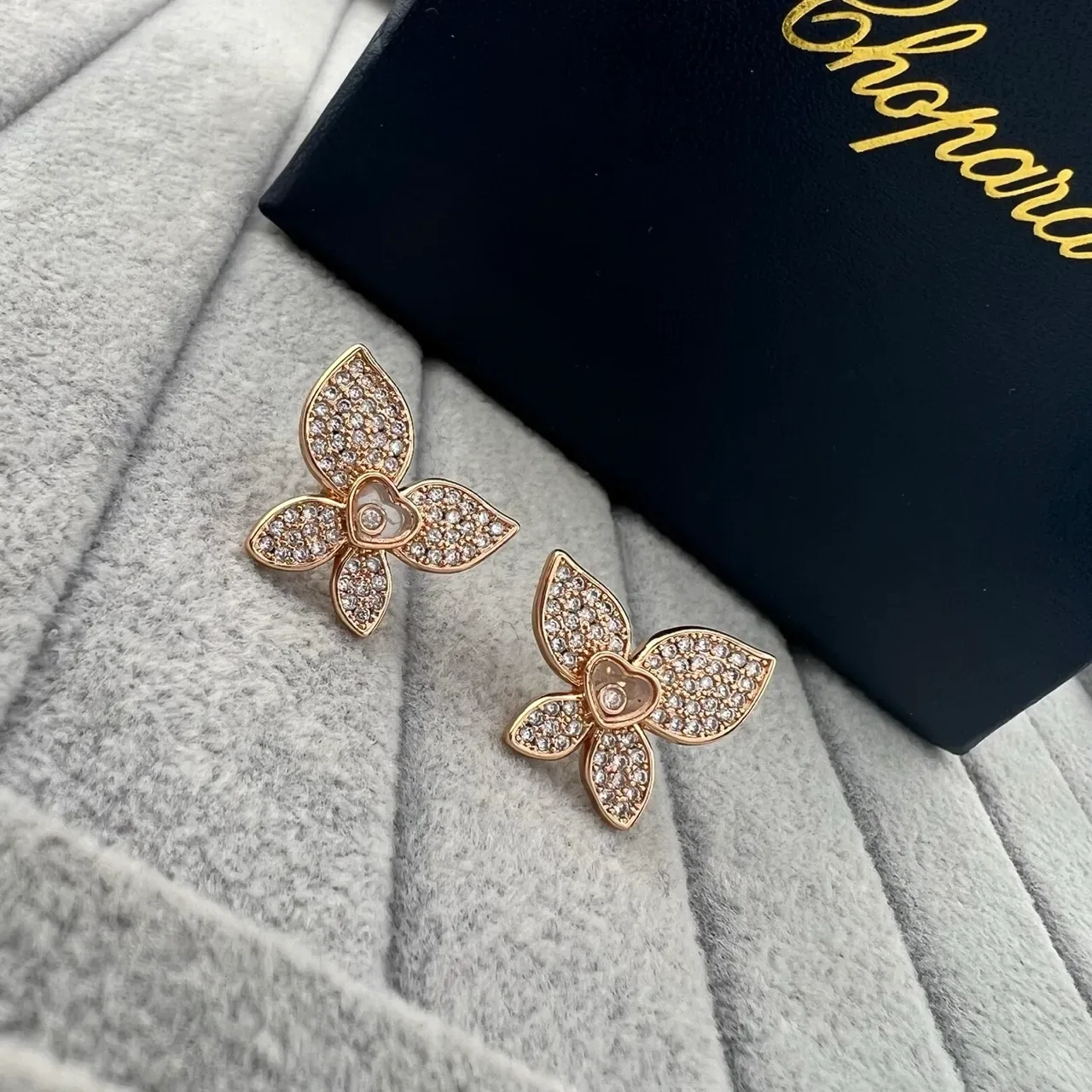 Chopard Happy Hearts Silver Gold Flower-Shaped Pavé-Set Earrings 3