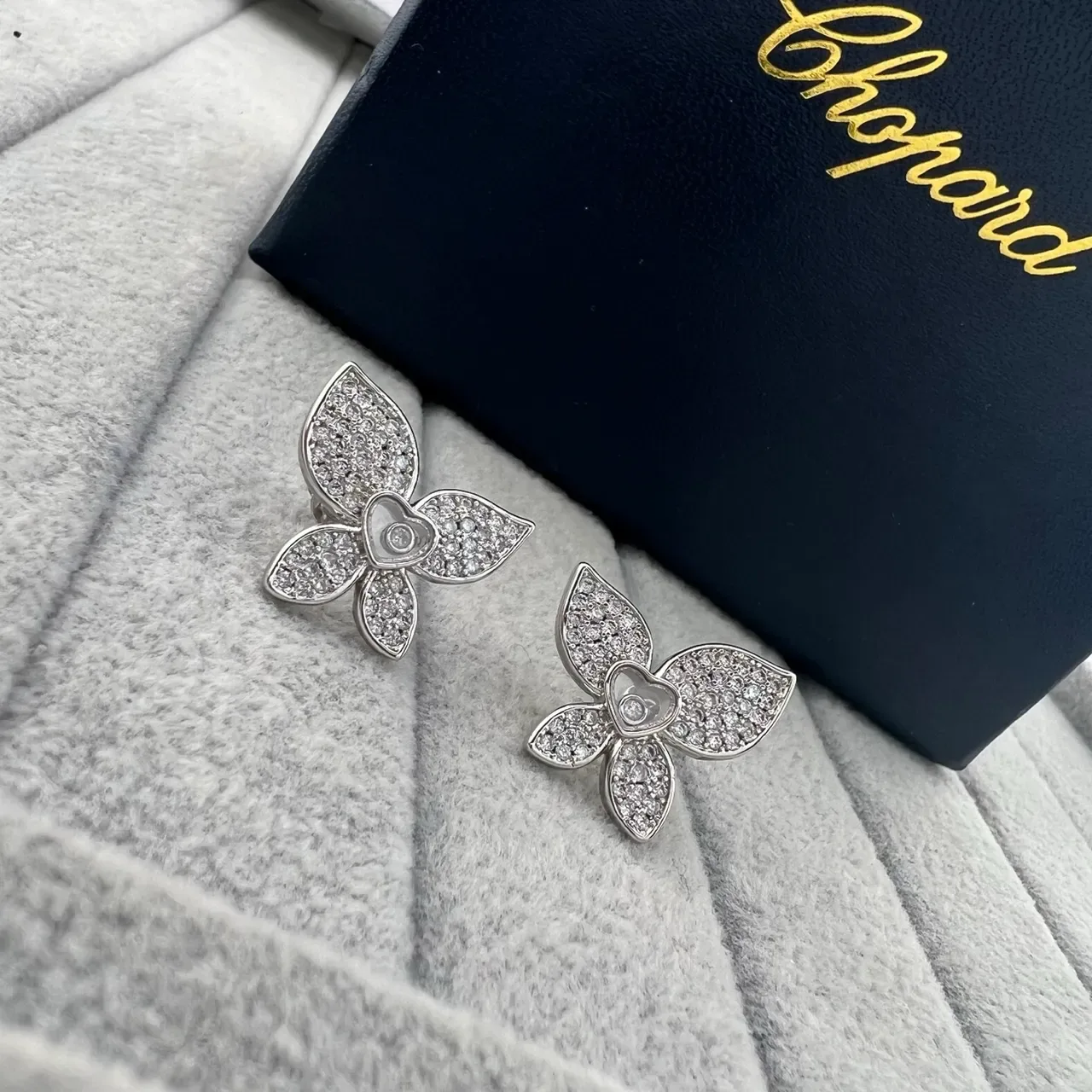 Chopard Happy Hearts Silver Gold Flower-Shaped Pavé-Set Earrings 4