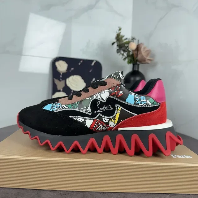 Christian Louboutin Sneakers Lifestyle Noir Rouge Imprimé Graphique Partie Supérieure Semelle Zigzag 2