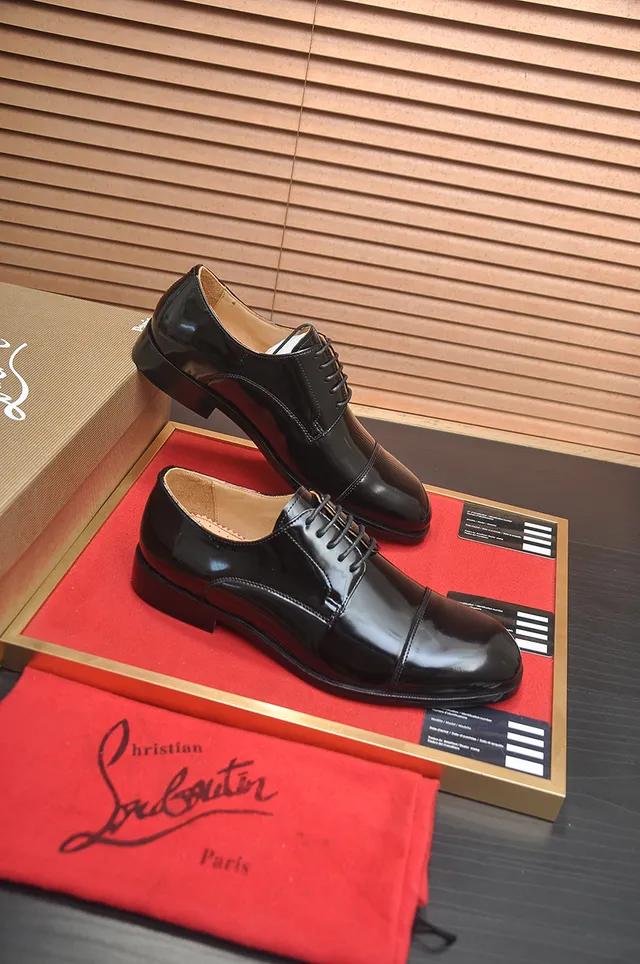 Christian Louboutin Chaussures Oxford Cap-Toe Noir Brillant 4