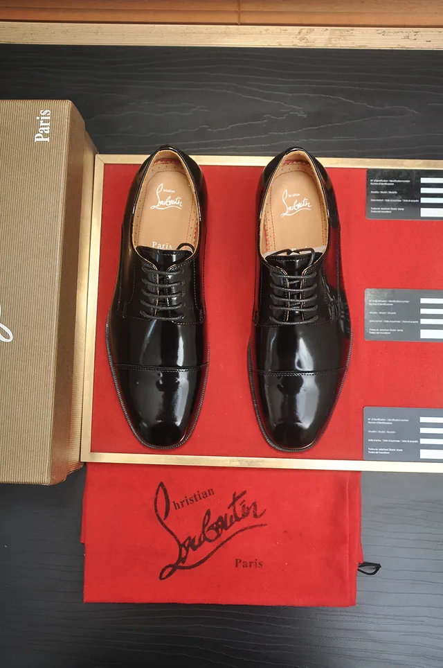 Christian Louboutin Chaussures Oxford Cap-Toe Noir Brillant 5