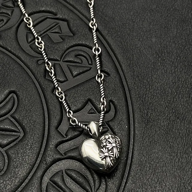 Chrome Hearts Croix Fleur Cœur Pendentif Collier 4