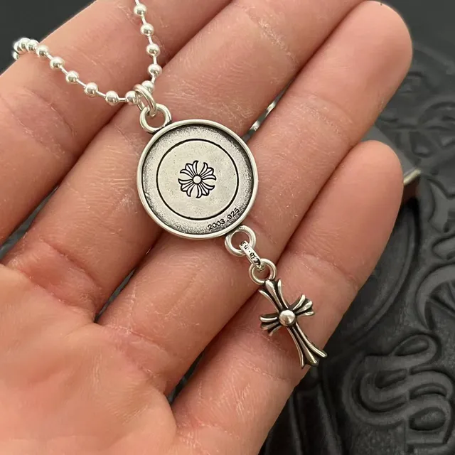 Chrome Hearts Cruz & Coração Pendente Colar de Prata 4