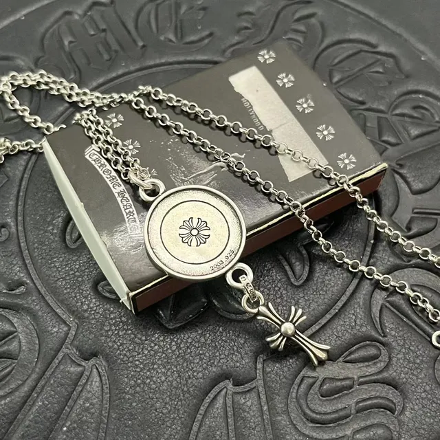 Chrome Hearts Cruz & Coração Pendente Colar de Prata 8
