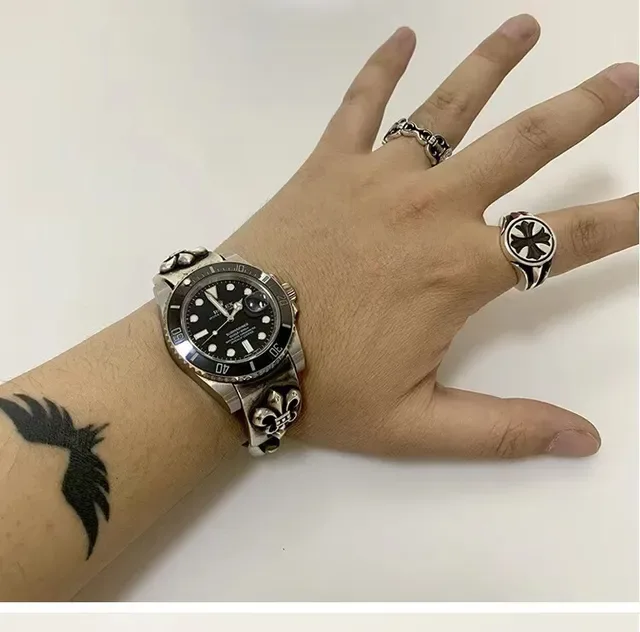 Chrome Hearts ক্রস মোটিফ এনগ্রেভড হিঞ্জড রিং 3