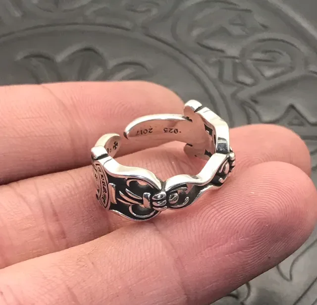 Chrome Hearts ক্রস মোটিফ এনগ্রেভড হিঞ্জড রিং 5