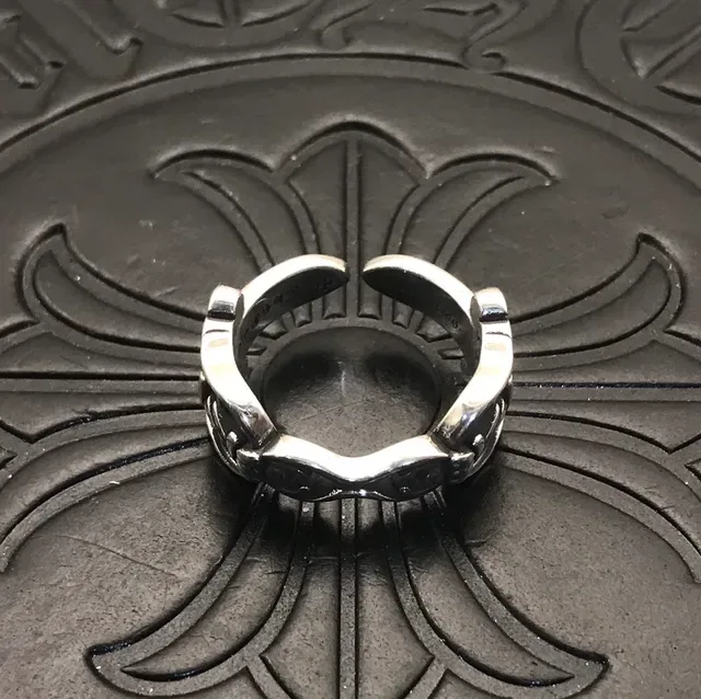 Chrome Hearts ক্রস মোটিফ এনগ্রেভড হিঞ্জড রিং 7