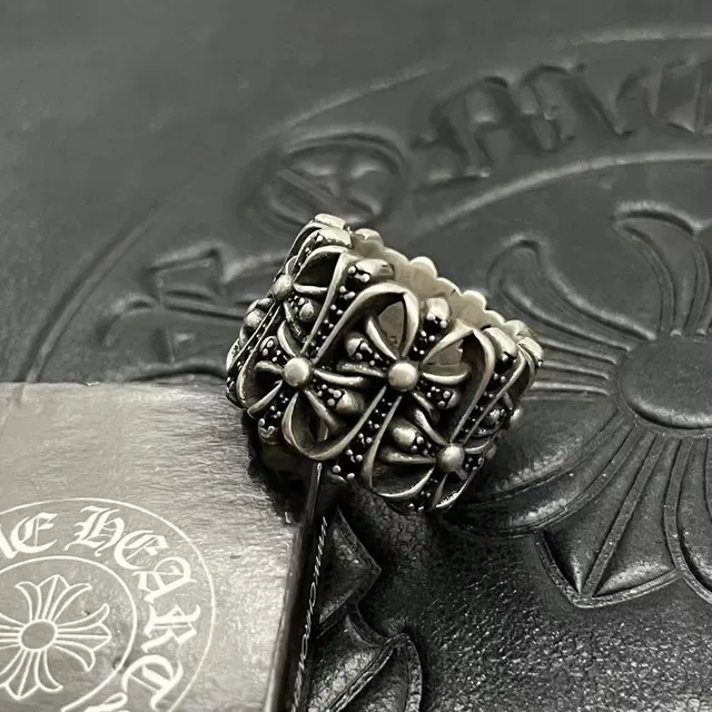 Chrome Hearts Anel Cruz Floral de Banda Larga 8