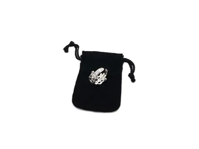Chrome Hearts Anel de prata preto com motivo floral ornamentado de esmalte incrustado 7