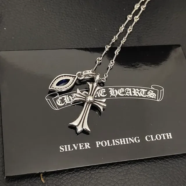 Collier Chrome Hearts Chaîne Silver Blue Pavé-Set Cristaux 2