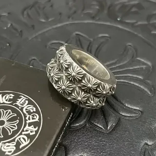 Chrome Hearts রূপালী চওড়া ফ্লোরাল রিলিফ আংটি