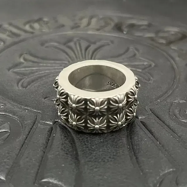 Chrome Hearts Anel Prata Banda Larga Relief Floral 6