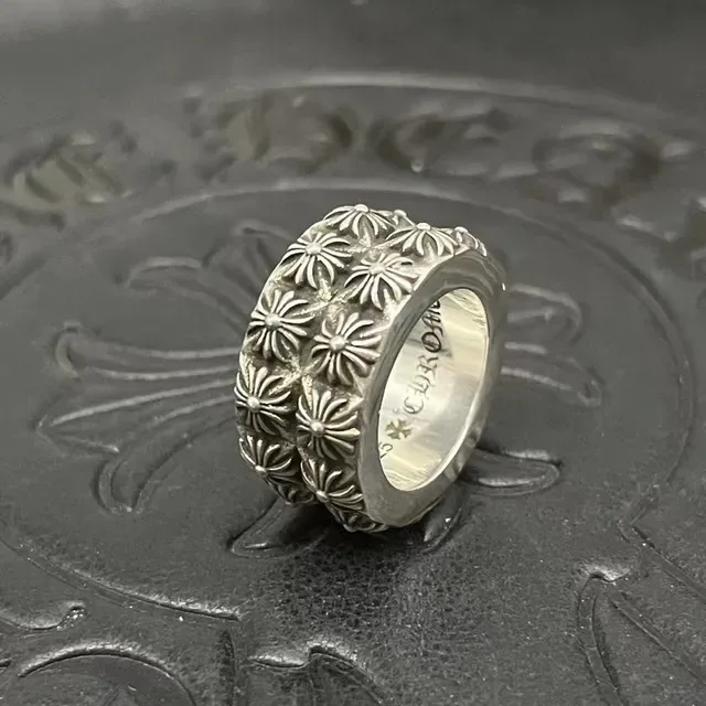 Chrome Hearts Anel Prata Banda Larga Relief Floral 7