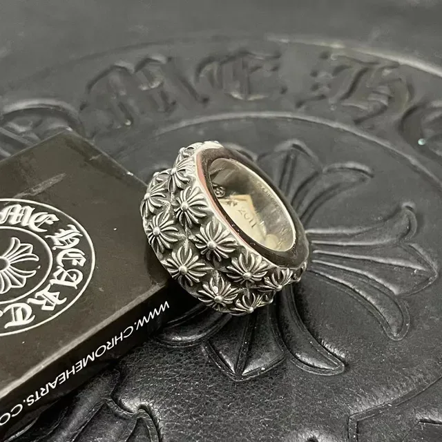 Chrome Hearts Anel Prata Banda Larga Relief Floral 9
