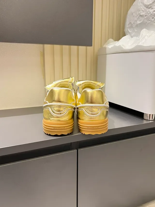 Coach Turf Soccer Shoes Gold White Metallic Leather Upper Contrast Stitching And Laces Sneakers 2