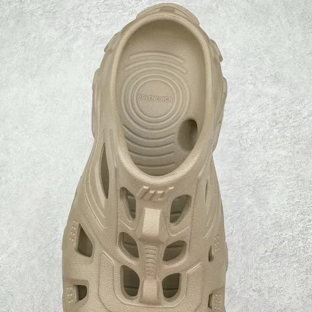 Crocs Beige Molded Foam Ventilated Clog 6