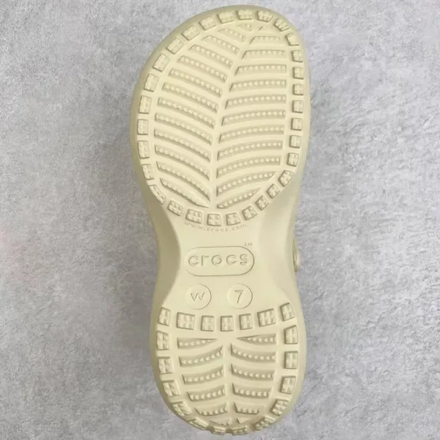 Crocs Classic Clog Beige Platform Clog 2