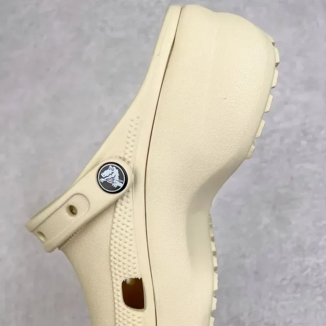 Crocs Classic Clog Beige Platform Clog 4
