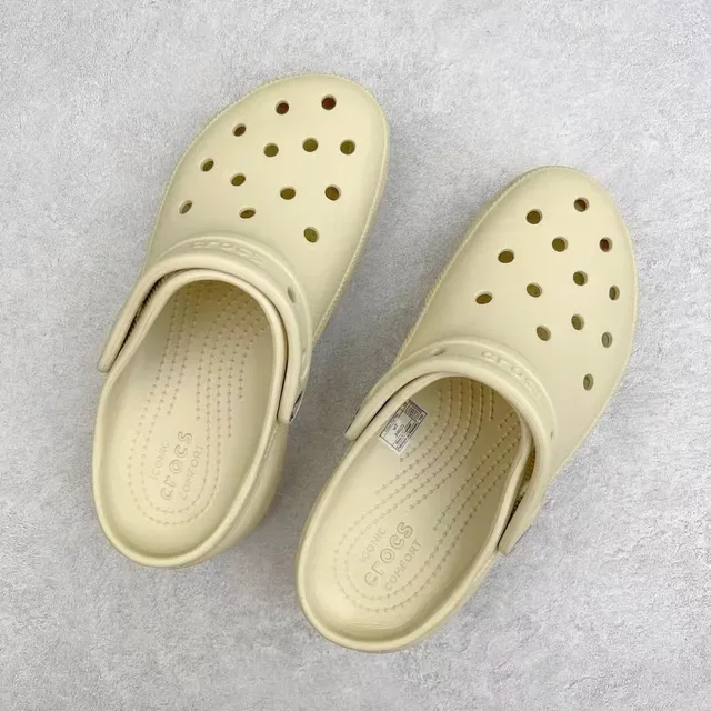 Crocs Classic Clog Beige Platform Clog 8
