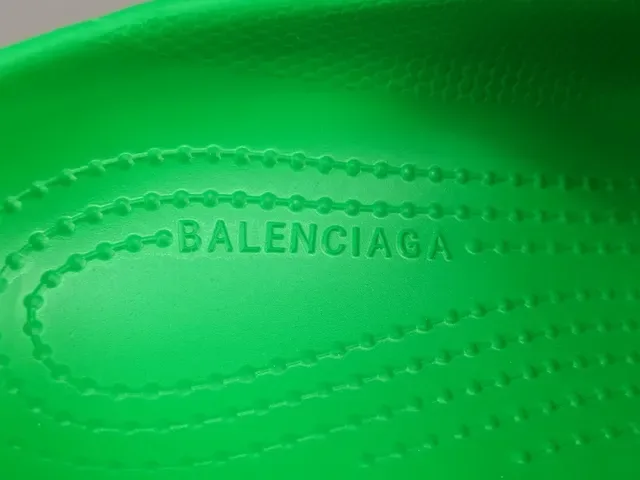 Crocs Echo Clog Bright Green Molded Foam Platform Clog 3