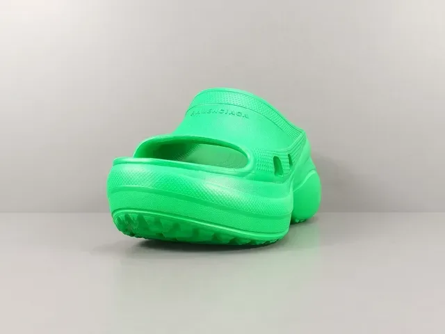 Crocs Echo Clog Bright Green Molded Foam Platform Clog 12