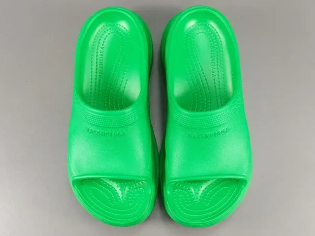Crocs Echo Clog Bright Green Molded Foam Platform Clog 13