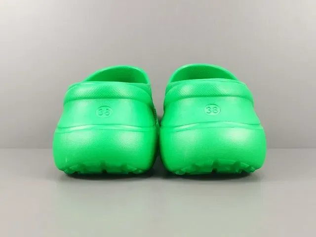 Crocs Echo Clog Bright Green Molded Foam Platform Clog 14
