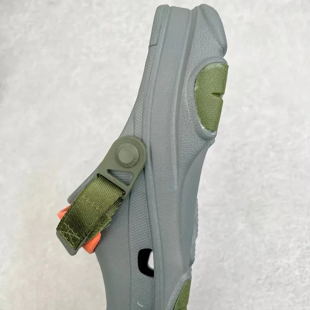 Crocs Echo Clog رمادي أخضر الجيش زيتي حزام Clog 4