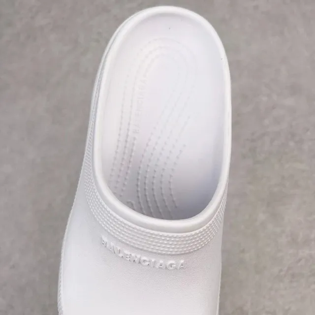 Crocs Echo Clog सादा प्लेटफॉर्म क्लॉग 6