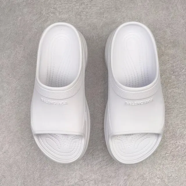 Crocs Echo Clog सादा प्लेटफॉर्म क्लॉग 9