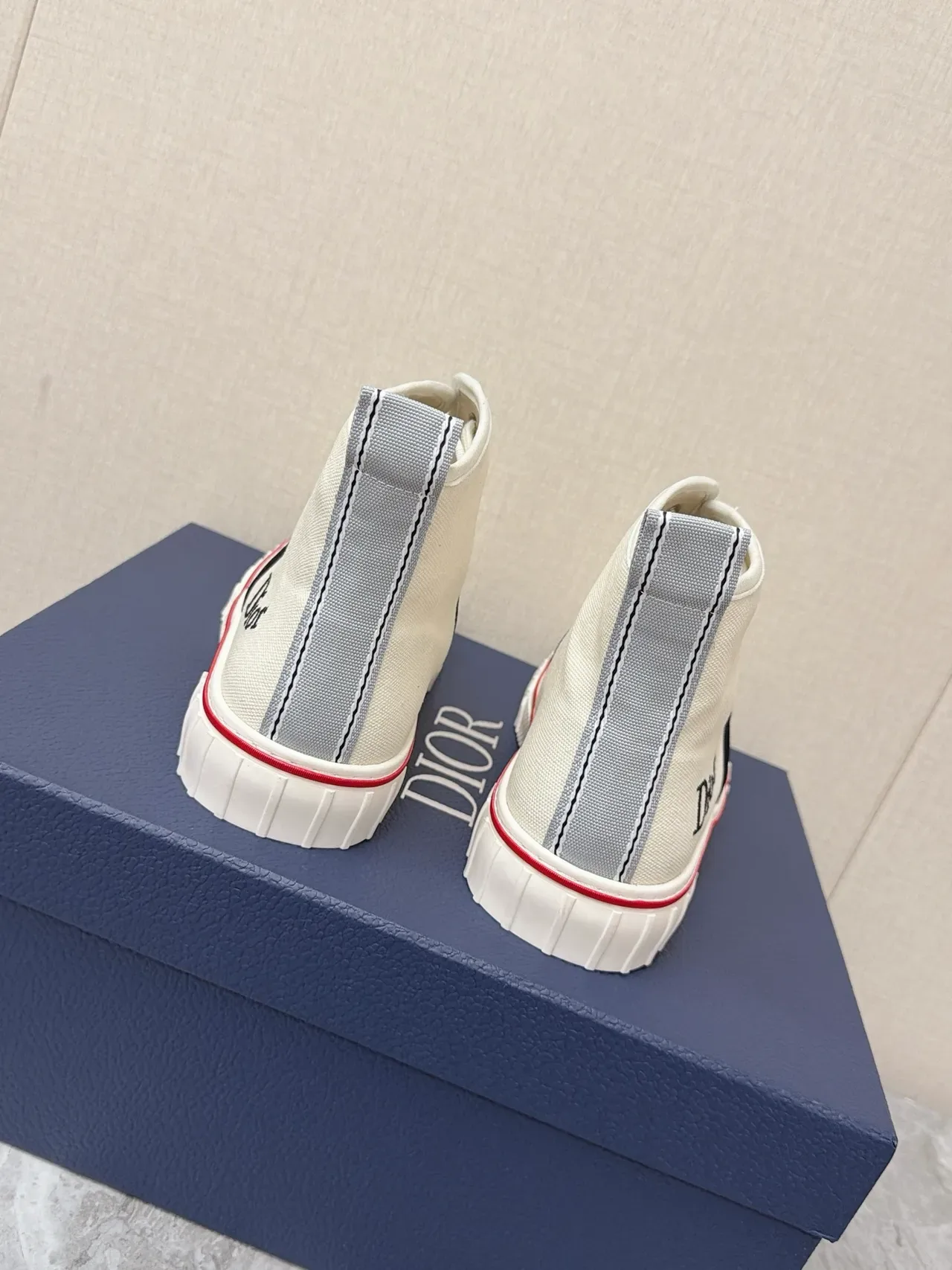 Dior B23 Beige Noir Hautes Toile Lifestyle Sneakers 3