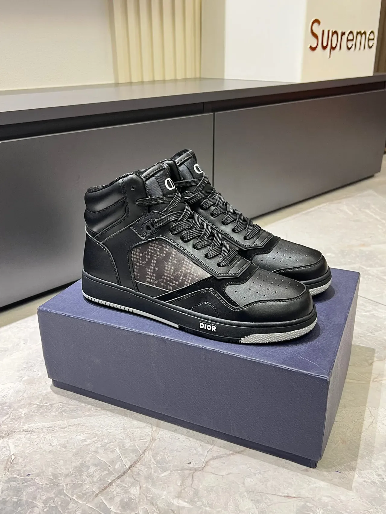 Dior B23 Sneakers Lifestyle Híbrides Cuir et Maille Noir et Blanc Hautes 3