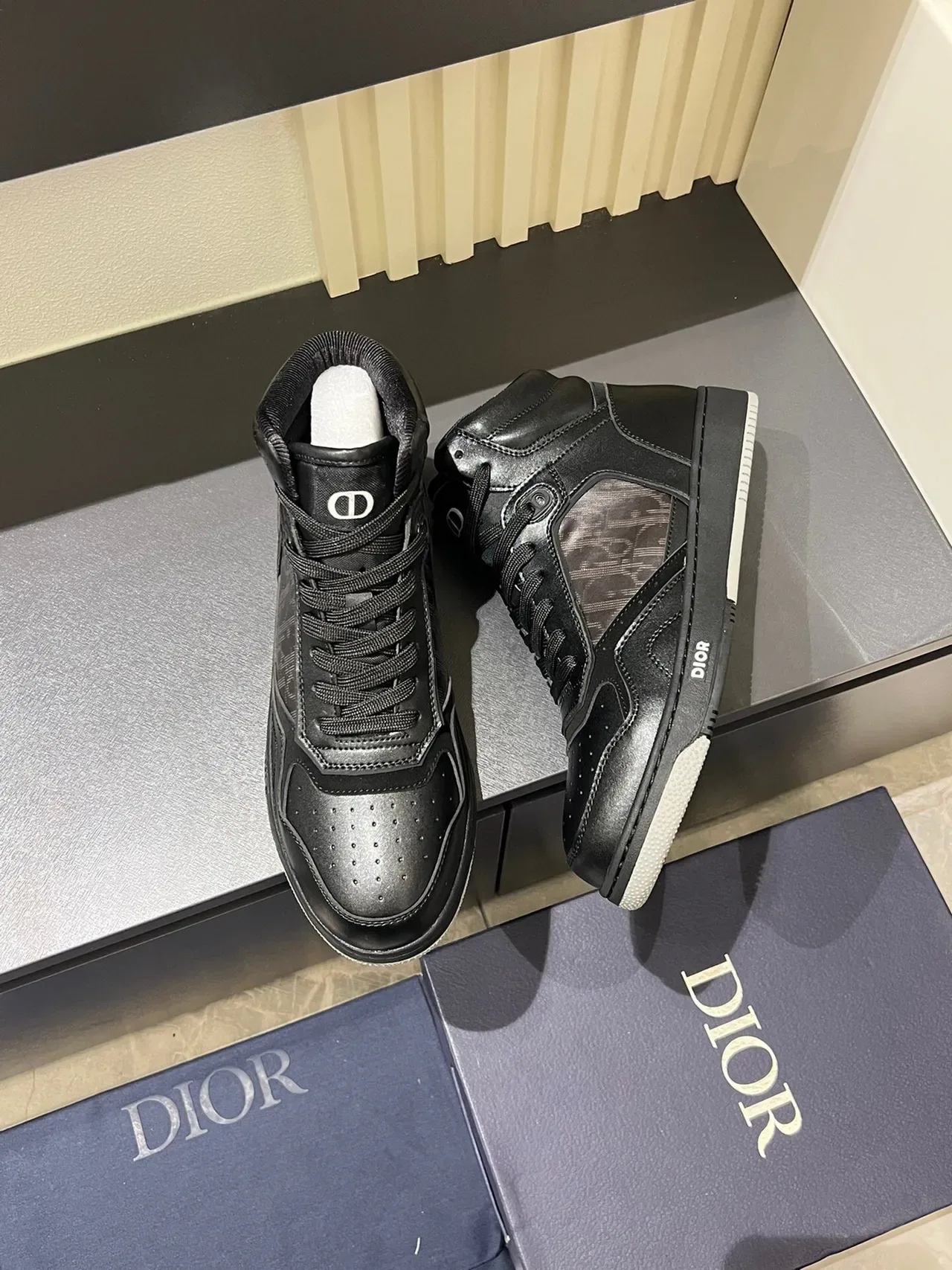 Dior B23 Sneakers Lifestyle Híbrides Cuir et Maille Noir et Blanc Hautes 5