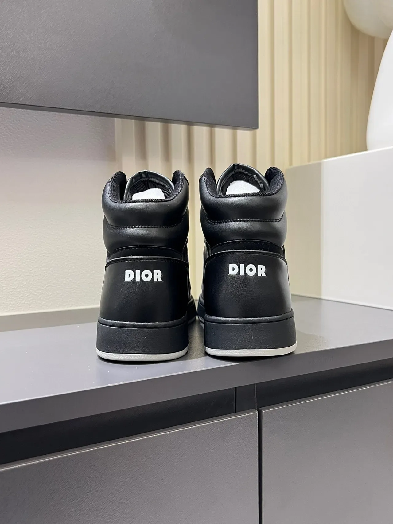 Dior B23 Sneakers Lifestyle Híbrides Cuir et Maille Noir et Blanc Hautes 9