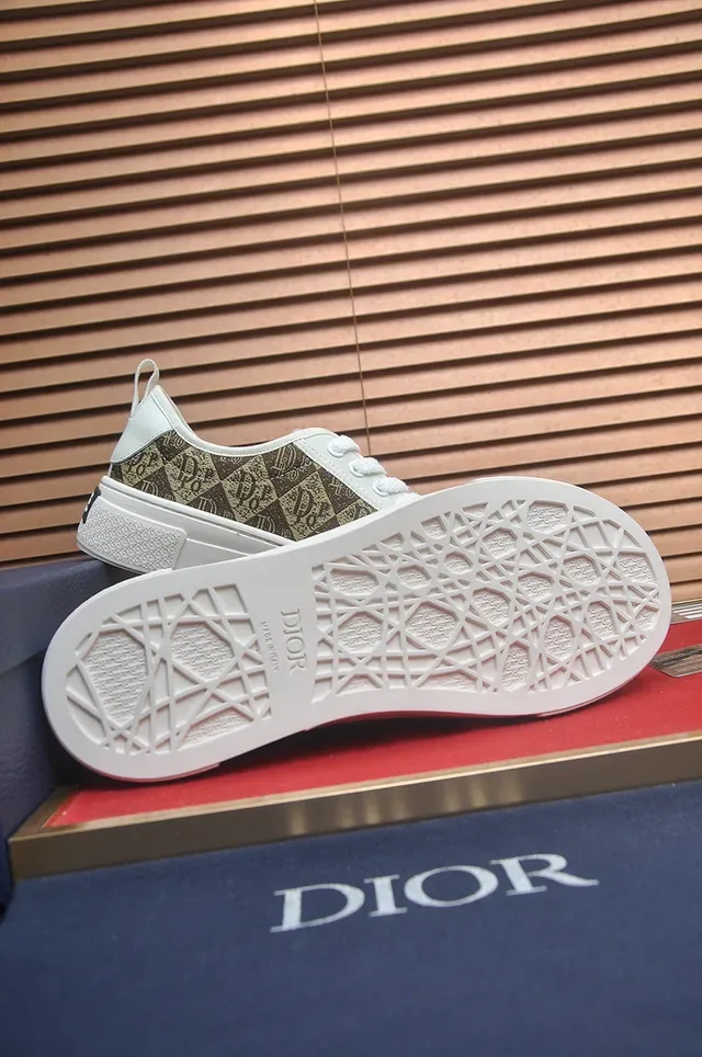 Dior B23 Marron Blanc Monogram Toile Supérieure Cuir Overlays Sneakers Lifestyle 3
