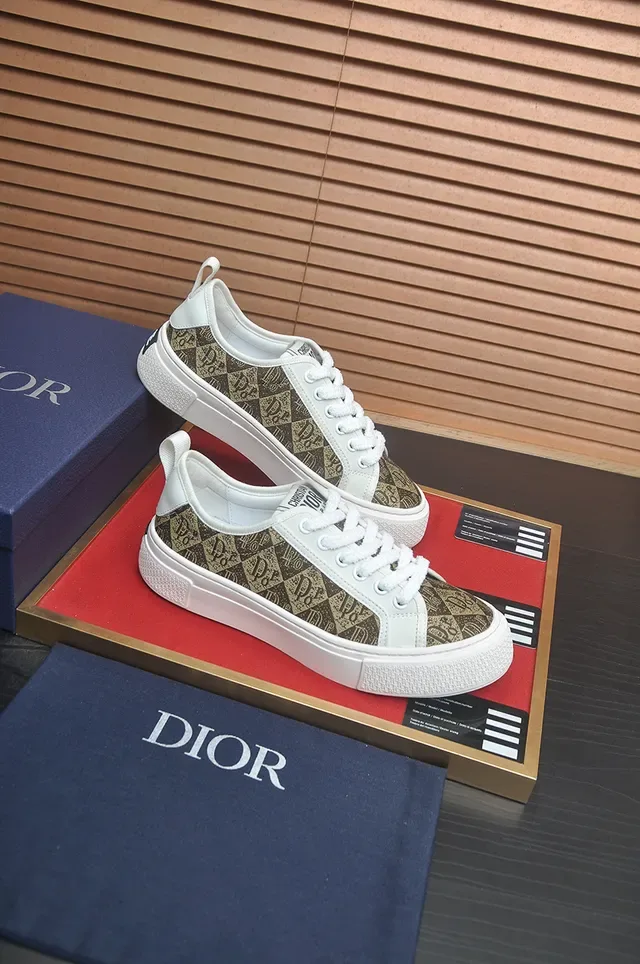Dior B23 Marron Blanc Monogram Toile Supérieure Cuir Overlays Sneakers Lifestyle 4