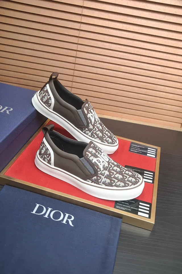 Dior B23 Marrom Branco Slip-On Monograma Lona Lifestyle Sneakers 4