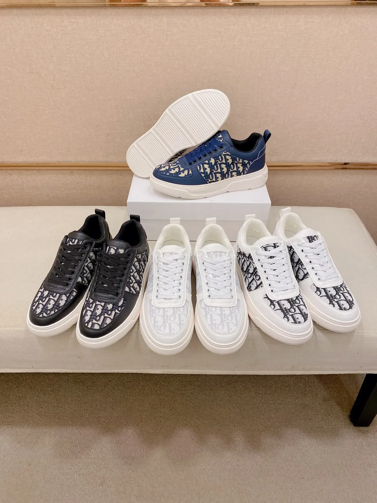 Dior Sneakers Lifestyle Noir Beige Monogrammé Textile Cuir Pebbled Overlays 2