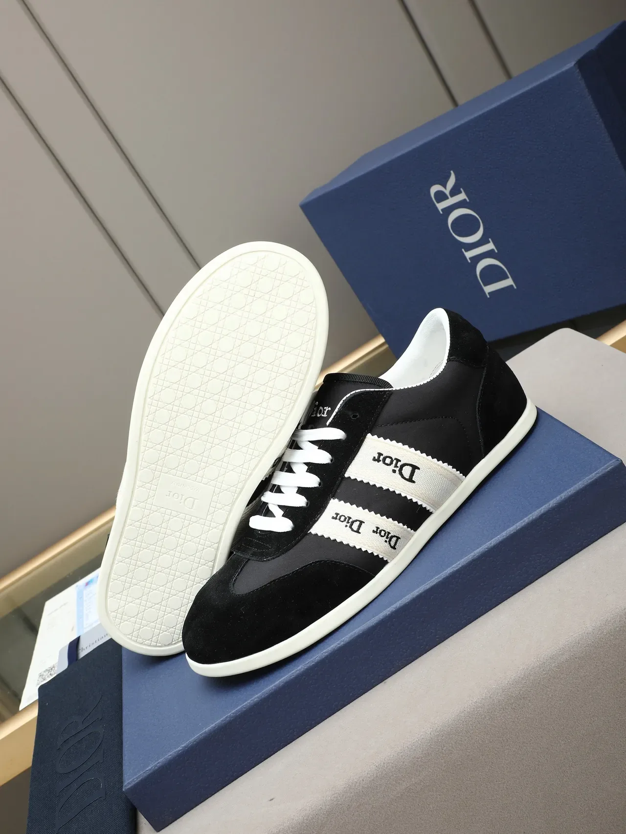 Dior Sneakers Lifestyle Daim et Textile Noir et Beige avec Rayures Logo Dual 4